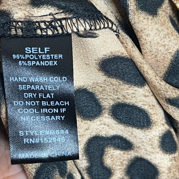 Fashion Nova Longsleeve Leopard Print Romper Size Medium - Picture 12 of 12